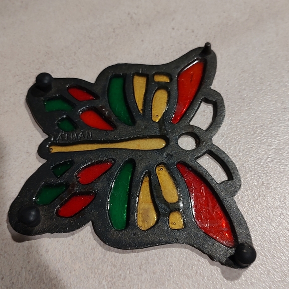 Add color to your table setting beautiful Cast Iron Butterfly Footed trivet - Picture 11 of 11
